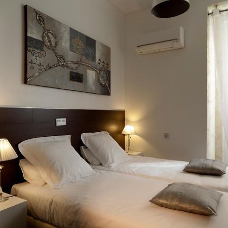 Thc Latina Hostel มาดริด ภายนอก รูปภาพ