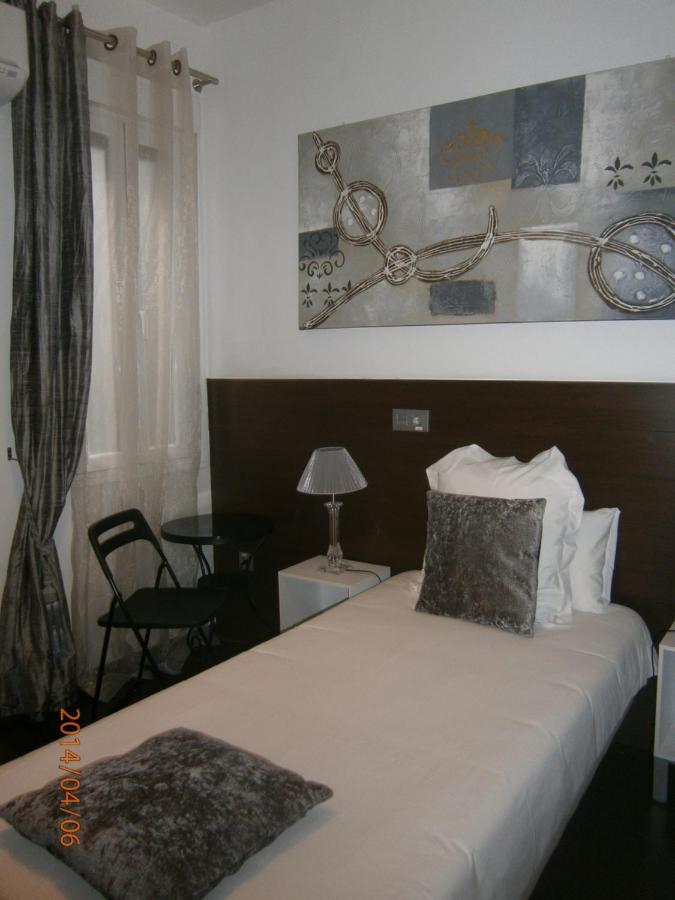Thc Latina Hostel มาดริด ห้อง รูปภาพ