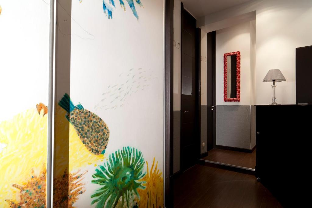 Thc Latina Hostel มาดริด ภายนอก รูปภาพ