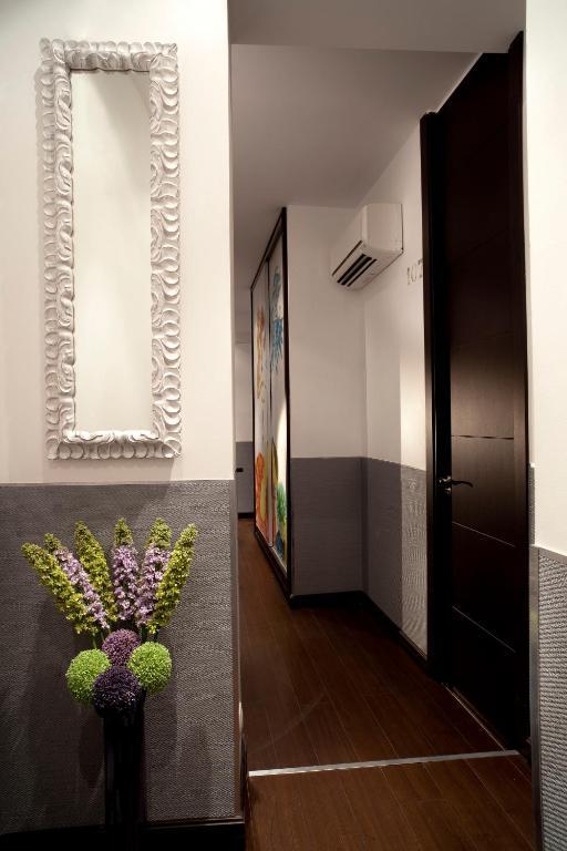 Thc Latina Hostel มาดริด ภายนอก รูปภาพ