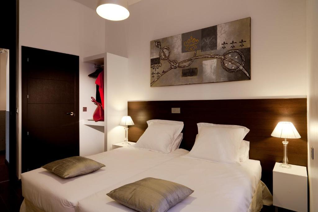 Thc Latina Hostel มาดริด ภายนอก รูปภาพ