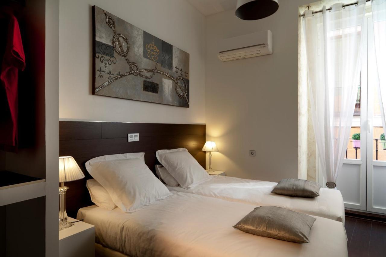Thc Latina Hostel มาดริด ภายนอก รูปภาพ